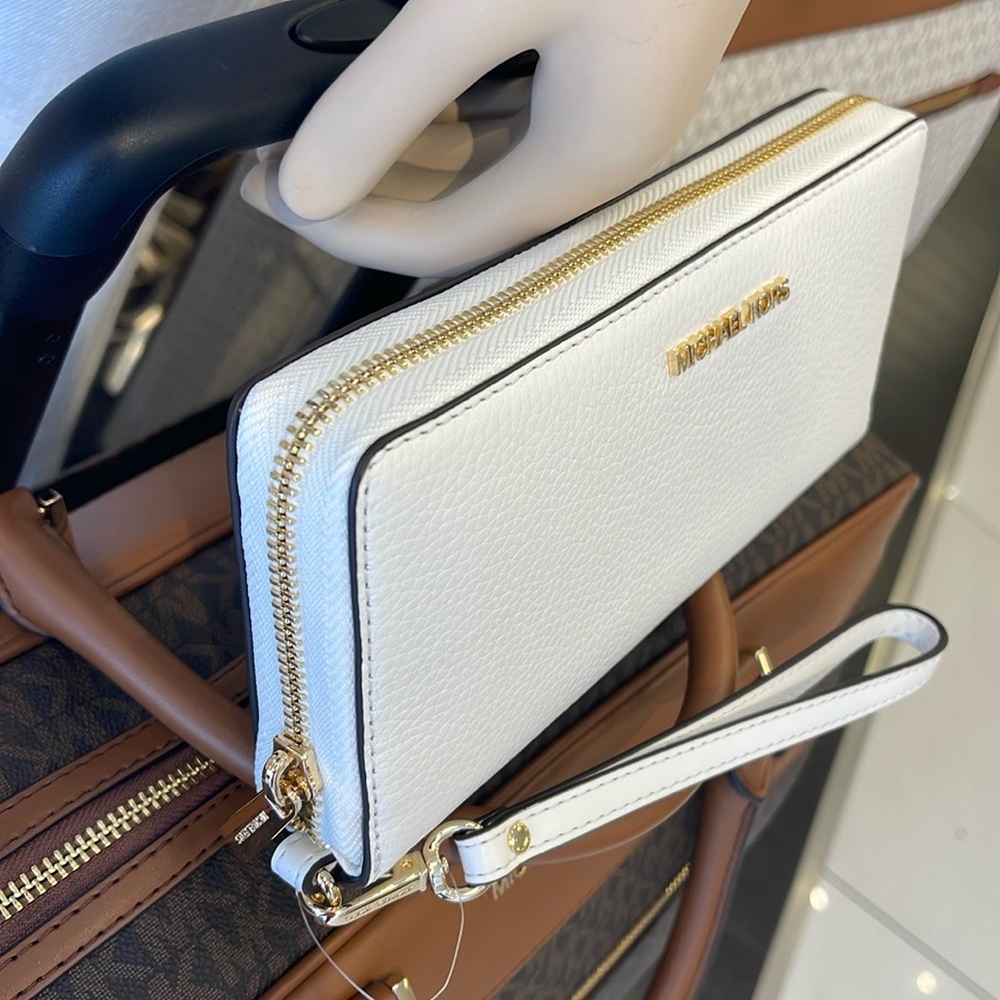 MICHAEL KORS
Leather Continental Wristlet Phone Case Wallet 
Optic White
NWT - Picture 8 of 16